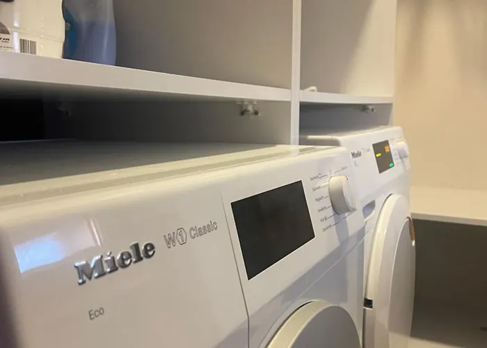 Anna's 2 تيرانا